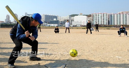 [햇살]“소리로 즐기는 장애인 야구도 매력”1