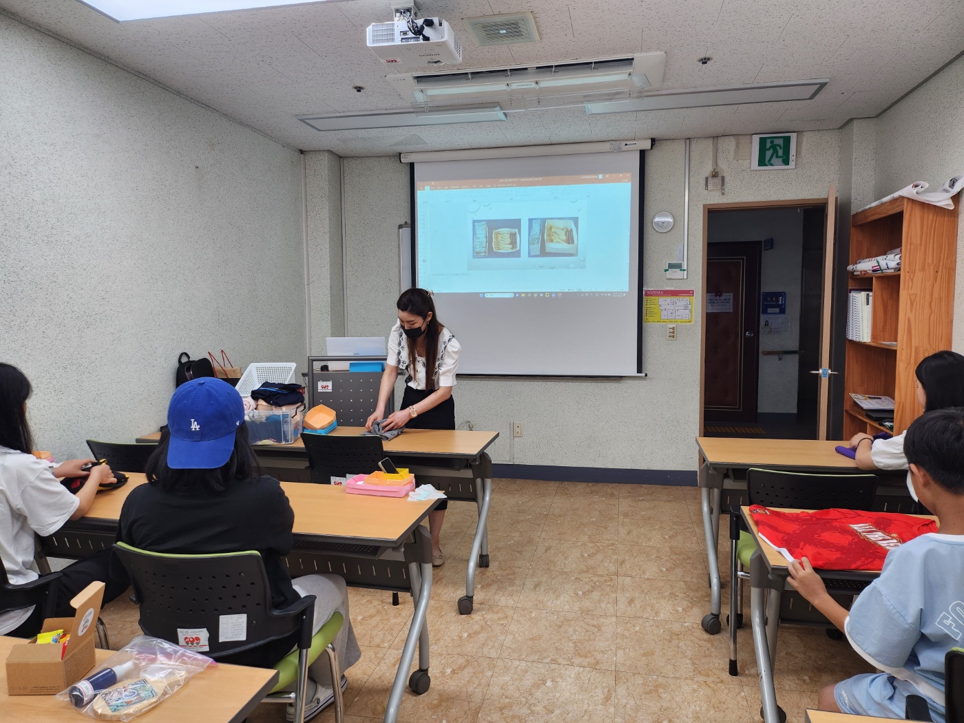 정리수납교육 바지 접는 방법 사진